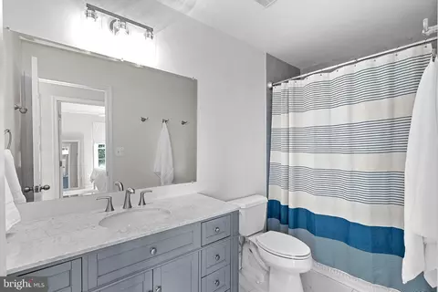 Bath - 21160 Dray Ter, Ashburn, VA 20147 photo 6 of 7