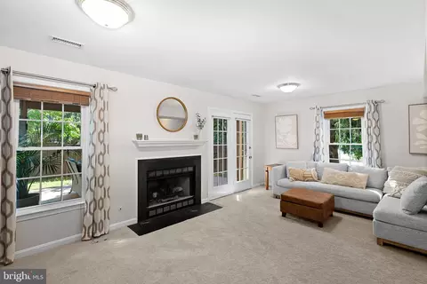 Living - 21160 Dray Ter, Ashburn, VA 20147 photo 3 of 3