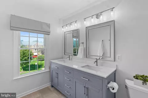 Bath - 21160 Dray Ter, Ashburn, VA 20147 photo 3 of 7
