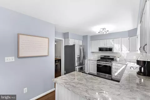 Kitchen - 21160 Dray Ter, Ashburn, VA 20147 photo 8 of 8