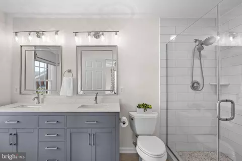 Bath - 21160 Dray Ter, Ashburn, VA 20147 photo 2 of 7