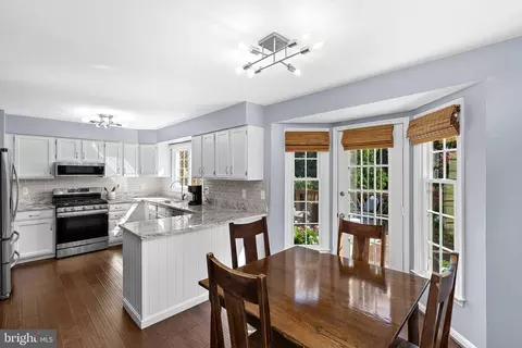 Kitchen - 21160 Dray Ter, Ashburn, VA 20147 photo 2 of 8