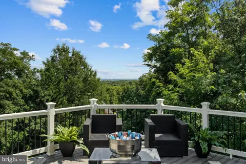 Exterior - 42673 Silverthorne Ct, Broadlands, VA 20148 photo 7 of 12
