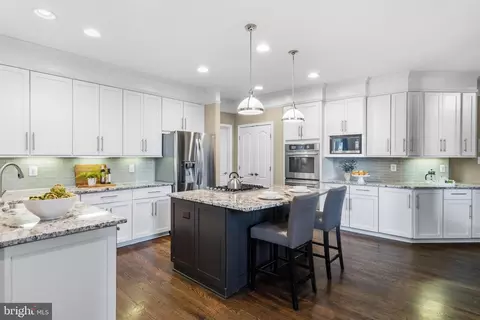 Kitchen - 42673 Silverthorne Ct, Broadlands, VA 20148 photo 1 of 5