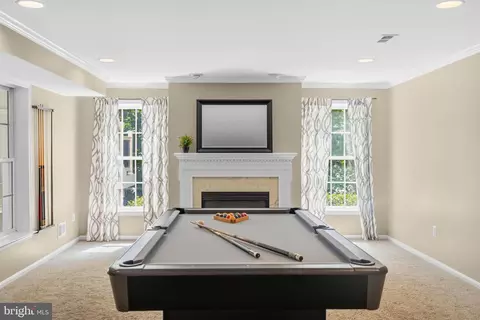 Living - 42673 Silverthorne Ct, Broadlands, VA 20148 photo 5 of 5