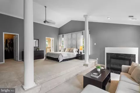 Bedroom - 42673 Silverthorne Ct, Broadlands, VA 20148 photo 2 of 6
