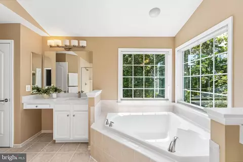 Bath - 42673 Silverthorne Ct, Broadlands, VA 20148 photo 1 of 6