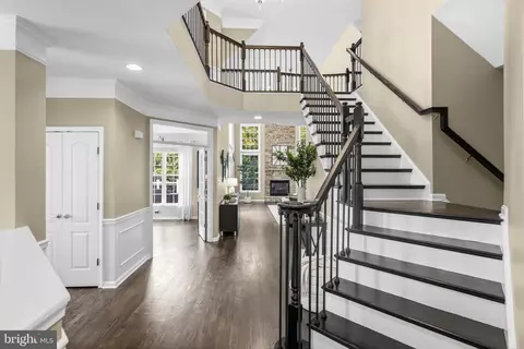 Entry Way - 42673 Silverthorne Ct, Broadlands, VA 20148 photo 2 of 5