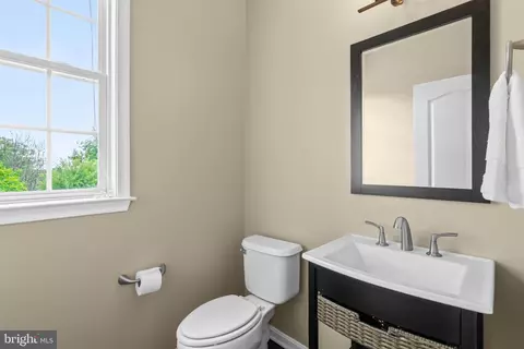 Entry Way - 42673 Silverthorne Ct, Broadlands, VA 20148 photo 3 of 5