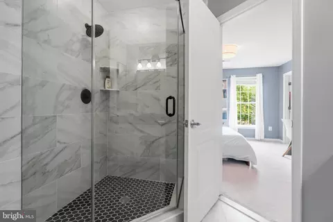 Bath - 42673 Silverthorne Ct, Broadlands, VA 20148 photo 5 of 6