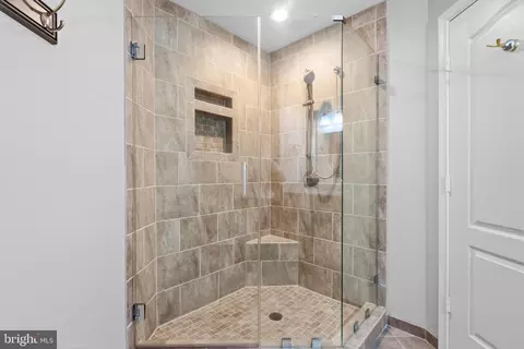Bath - 21364 Scara Pl, Broadlands, VA 20148 photo 5 of 6