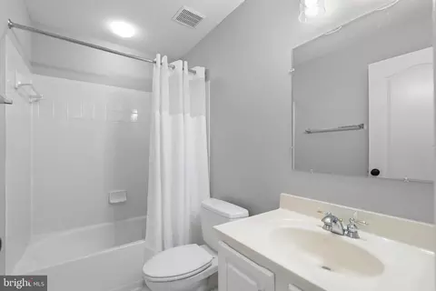 Bath - 21364 Scara Pl, Broadlands, VA 20148 photo 6 of 6