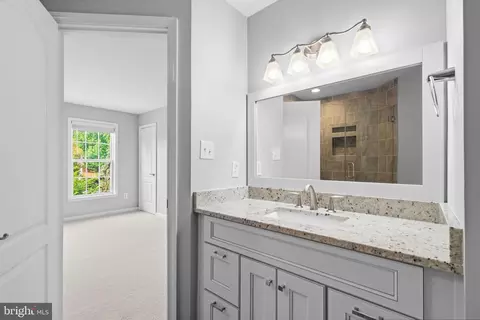 Bath - 21364 Scara Pl, Broadlands, VA 20148 photo 4 of 6