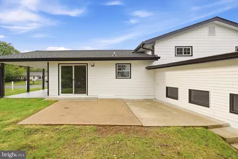 Exterior - 1201 E Holly Ave, Sterling, VA 20164 photo 6 of 7