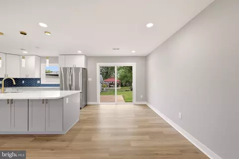 Entry Way - 1201 E Holly Ave, Sterling, VA 20164 photo 3 of 7