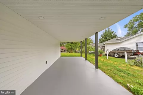 Exterior - 1201 E Holly Ave, Sterling, VA 20164 photo 5 of 7