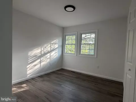 Bedroom - 102 Wrightwood Pl, Sterling, VA 20164 photo 2 of 3