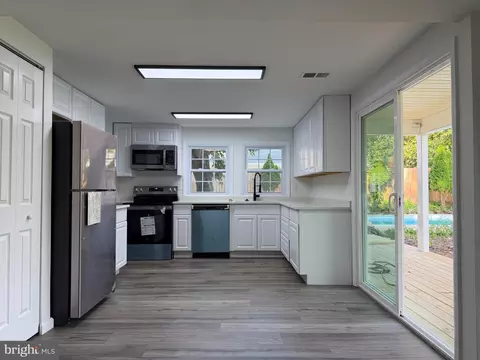 Kitchen - 102 Wrightwood Pl, Sterling, VA 20164 photo 1 of 1