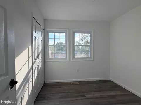 Bedroom - 102 Wrightwood Pl, Sterling, VA 20164 photo 3 of 3