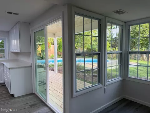 Exterior - 102 Wrightwood Pl, Sterling, VA 20164 photo 2 of 3
