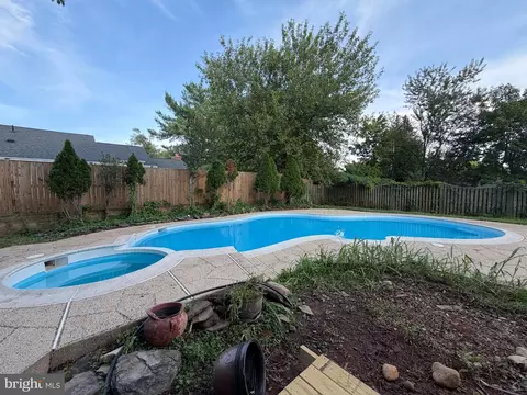 Exterior - 102 Wrightwood Pl, Sterling, VA 20164 photo 3 of 3