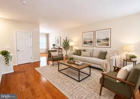 Living - 43524 Wheadon Ter, Chantilly, VA 20152 photo 1 of 1