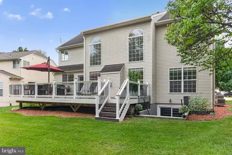 Exterior - 21419 Ashburn Run Pl, Ashburn, VA 20147 photo 4 of 5