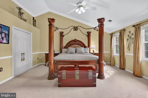 Bedroom - 21419 Ashburn Run Pl, Ashburn, VA 20147 photo 1 of 7