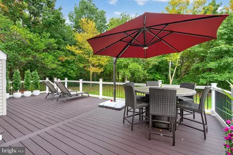 Exterior - 21419 Ashburn Run Pl, Ashburn, VA 20147 photo 3 of 5