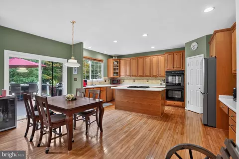 Kitchen - 21419 Ashburn Run Pl, Ashburn, VA 20147 photo 1 of 6