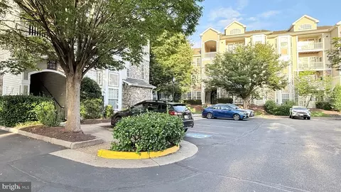 510 Sunset Ter SE #206, Leesburg, VA 20175