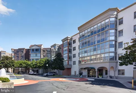 19360 Magnolia Grove Sq #414, Leesburg, VA 20176