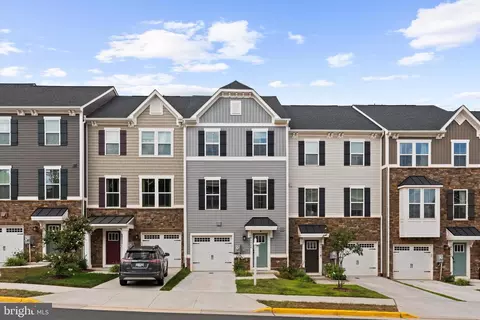 Exterior - 46324 Mount Kellogg Ter, Sterling, VA 20164 photo 2 of 5