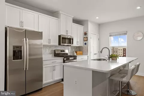 Kitchen - 46324 Mount Kellogg Ter, Sterling, VA 20164 photo 1 of 2