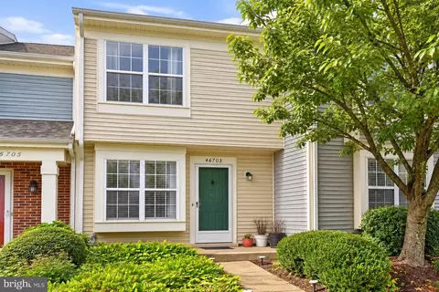 46703 Atwood Sq, Sterling, VA 20164