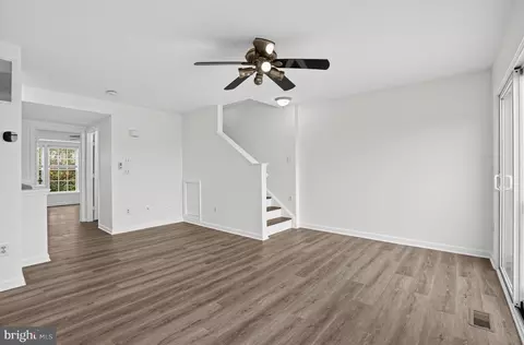 Living - 20970 Killawog Ter, Ashburn, VA 20147 photo 4 of 5
