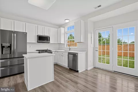 Entry Way - 20970 Killawog Ter, Ashburn, VA 20147 photo 7 of 13