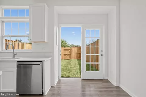 Entry Way - 20970 Killawog Ter, Ashburn, VA 20147 photo 5 of 13