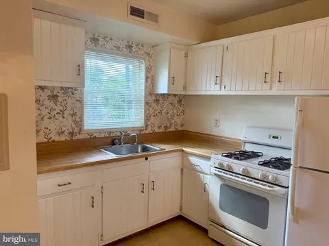 120 Washington St NE # -2, Leesburg, VA 20176
