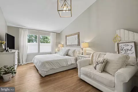 Bedroom - 20670 Citation Dr, Ashburn, VA 20147 photo 2 of 7