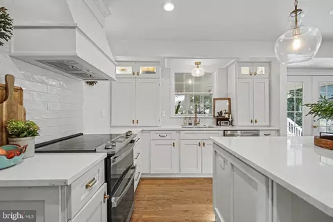 Kitchen - 20670 Citation Dr, Ashburn, VA 20147 photo 8 of 8