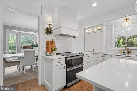 Kitchen - 20670 Citation Dr, Ashburn, VA 20147 photo 7 of 8
