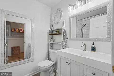 Bath - 20670 Citation Dr, Ashburn, VA 20147 photo 2 of 3