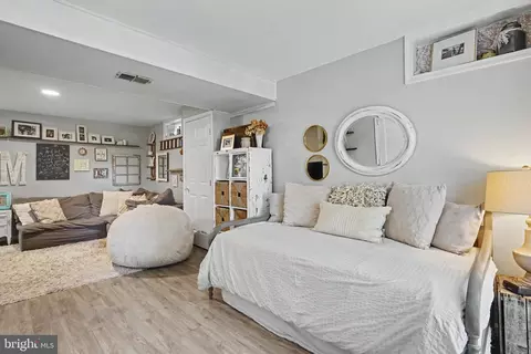Bedroom - 20670 Citation Dr, Ashburn, VA 20147 photo 6 of 7