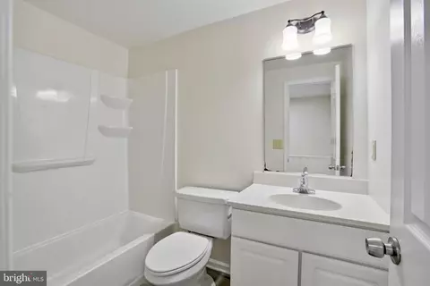 Bath - 18 Dorrell, Sterling, VA 20165 photo 1 of 2
