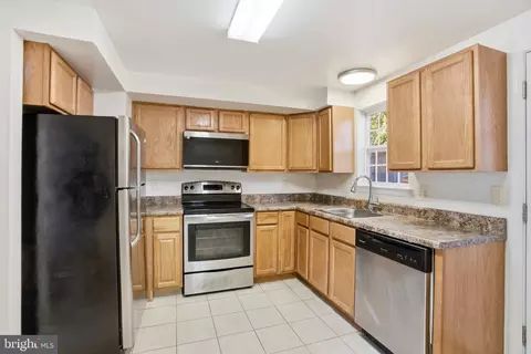 Kitchen - 18 Dorrell, Sterling, VA 20165 photo 1 of 2