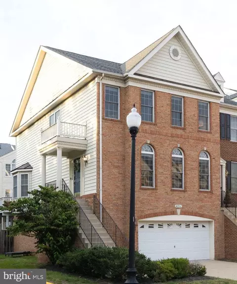 Exterior - 42752 Locklear Ter, Chantilly, VA 20152 photo 3 of 8