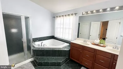 Entry Way - 42752 Locklear Ter, Chantilly, VA 20152 photo 3 of 4