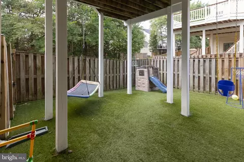 Exterior - 42752 Locklear Ter, Chantilly, VA 20152 photo 4 of 8