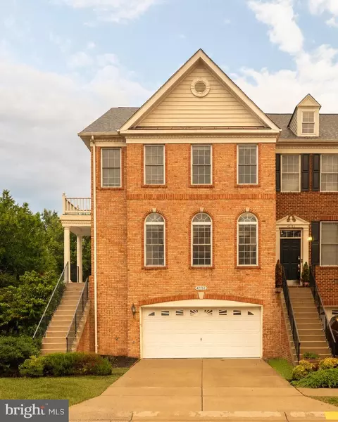 42752 Locklear Ter, Chantilly, VA 20152